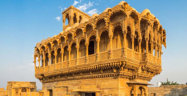 Jaisalmer Fort: A Jewel in the Heart of the Thar Desert