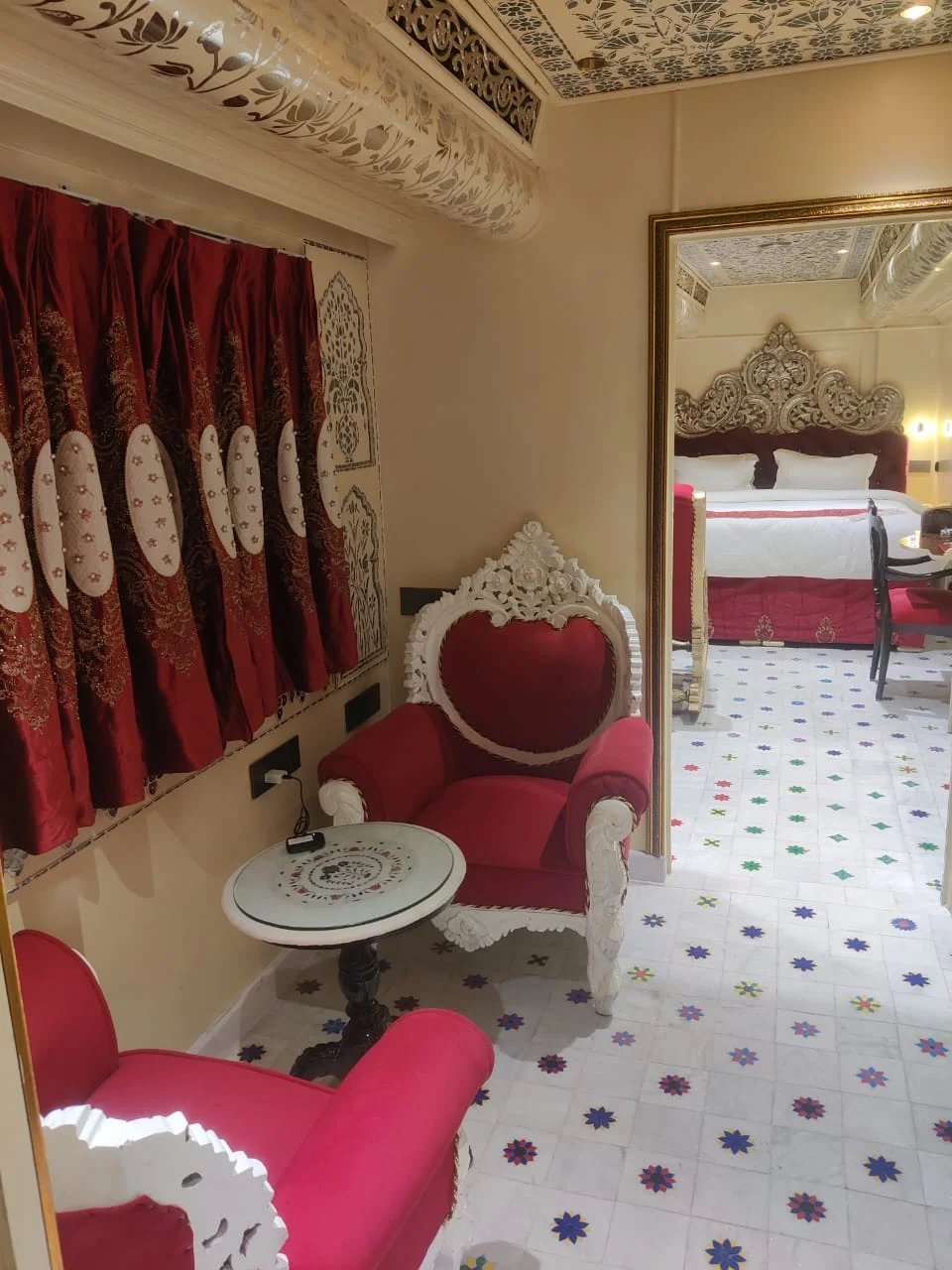 The Presidential Suite Experience on a Train: A Regal Sojourn Aboard the Palace on Wheels